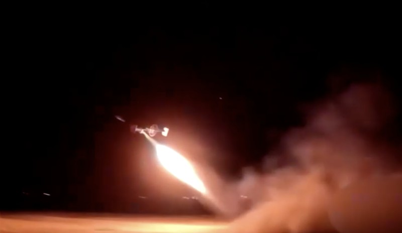 Sebuah rudal Iran diluncurkan ke lokasi yang tidak diketahui dalam gambar yang dirilis pada Selasa (21/7/2026). (Tangkapan Layar Video/REUTERS)