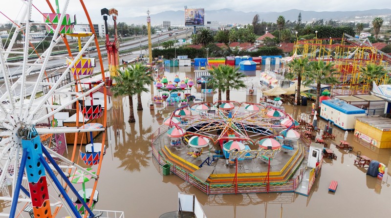 Pemerintah Chile menetapkan keadaan darurat di wilayah tengah utara negara itu pada Senin (20/7/2026) setelah hujan ekstrem yang dipicu front cuaca menyebabkan banjir besar, merusak infrastruktur, dan menewaskan sedikitnya lima orang. (Tangkapan Layar Video Reuters/)