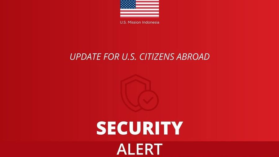Warga Amerika yang saat ini berada di Timur Tengah harus berhati-hati dan meningkatkan kewaspadaan, serta bersiap menghadapi kemungkinan pembatalan penerbangan, penutupan wilayah udara secara berkala, dan potensi gangguan perjalanan. (Instagram/usemb