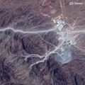 Citra satelit menunjukkan pintu masuk terowongan di Gunung Pickaxe, fasilitas nuklir Natanz, dekat Natanz, Iran, 30 Juni 2026. (Vantor/Handout via REUTERS)
