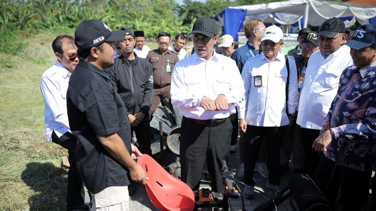 Amran Borong Inovasi ITS, Ada Benih Jagung hingga Traktor Amfibi