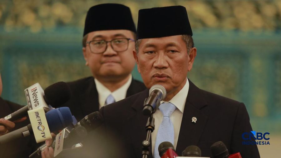 Donny Ermawan Taufanto saat dilantik sebagai Gubernur Universitas Republik Indonesia oleh Presiden Prabowo Subianto di Istana Merdeka, Jakarta, Rabu (22/7/2026).