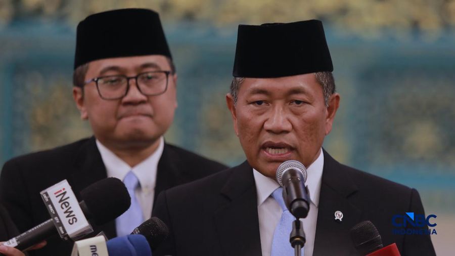 Donny Ermawan Taufanto saat dilantik sebagai Gubernur Universitas Republik Indonesia oleh Presiden Prabowo Subianto di Istana Merdeka, Jakarta, Rabu (22/7/2026). (CNBC Indonesia/Muhammad Sabki)