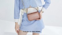 Capek Bongkar Tas Cuma buat Cari HP? Mini Sling Bag Ini Solusinya