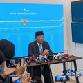 Menteri Sekretaris Negara Prasetyo Hadi memberikan penjelasan perihal pengunduran diri Nanik Sudaryati Deyang dari jabatan kepala Badan Gizi Nasional (BGN). Penjelasan itu disampaikan Prasetyo dalam konferensi pers di kompleks Istana Kepresidenan Jak