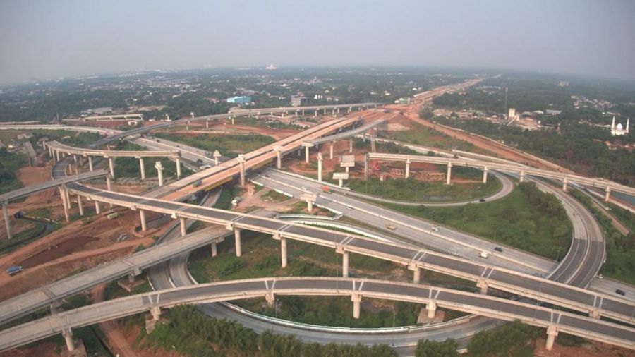PT Hutama Karya Infrastruktur (HKI) yang tergabung dalam Kerja Sama Operasi (KSO) WIKA-PP-KMK-HKI terus mempercepat pengerjaan Proyek Tol Jakarta-Cikampek II Selatan Paket 2A. (Dok. HKI)