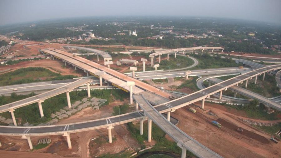 PT Hutama Karya Infrastruktur (HKI) yang tergabung dalam Kerja Sama Operasi (KSO) WIKA-PP-KMK-HKI terus mempercepat pengerjaan Proyek Tol Jakarta-Cikampek II Selatan Paket 2A. (Dok. HKI)