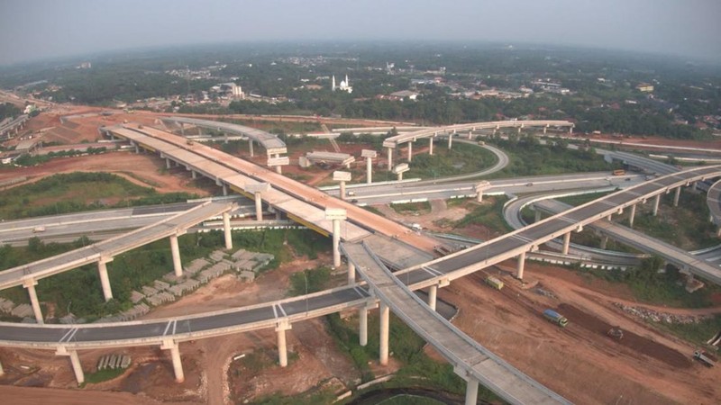 PT Hutama Karya Infrastruktur (HKI) yang tergabung dalam Kerja Sama Operasi (KSO) WIKA-PP-KMK-HKI terus mempercepat pengerjaan Proyek Tol Jakarta-Cikampek II Selatan Paket 2A. (Dok. HKI)