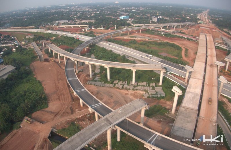 PT Hutama Karya Infrastruktur (HKI) yang tergabung dalam Kerja Sama Operasi (KSO) WIKA-PP-KMK-HKI terus mempercepat pengerjaan Proyek Tol Jakarta-Cikampek II Selatan Paket 2A. (Dok. HKI)