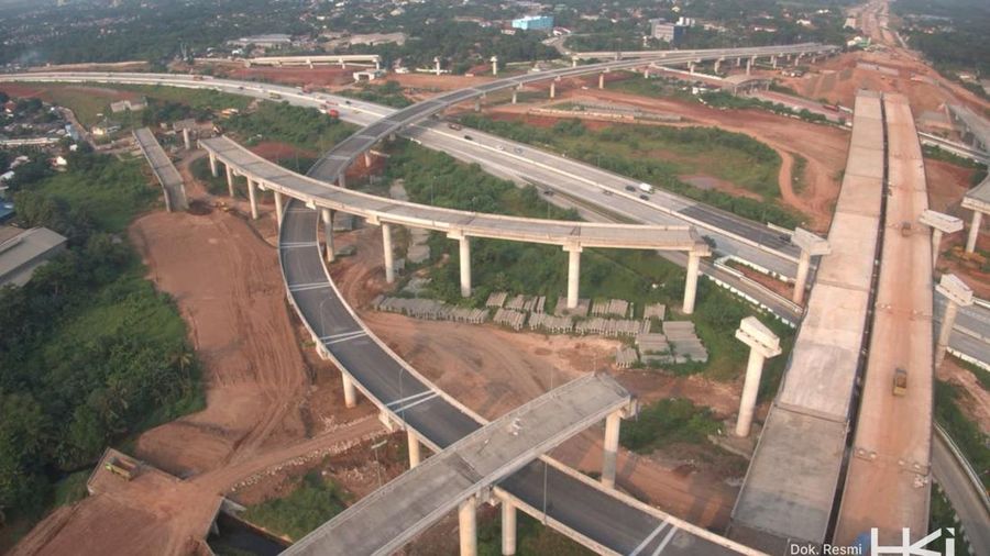 PT Hutama Karya Infrastruktur (HKI) yang tergabung dalam Kerja Sama Operasi (KSO) WIKA-PP-KMK-HKI terus mempercepat pengerjaan Proyek Tol Jakarta-Cikampek II Selatan Paket 2A. (Dok. HKI)
