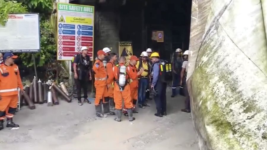 Sedikitnya 12 orang tewas setelah sebuah terowongan runtuh akibat ledakan yang diduga dipicu kebocoran gas di proyek pembangkit listrik tenaga air (PLTA) di negara bagian Sikkim, India timur laut. (Tangkapan Layar Video Reuters/ANI)