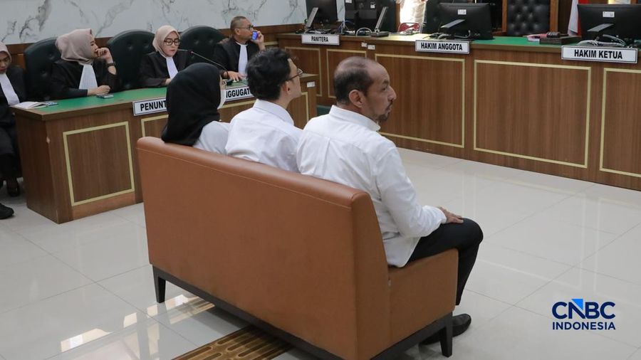 Sidang perdana kasus dugaan penipuan, penggelapan, dan Tindak Pidana Pencucian Uang (TPPU) yang menjerat petinggi PT Dana Syariah Indonesia (DSI) digelar di Pengadilan Negeri Depok, Jawa Barat, Rabu (22/7/2026). (CNBC Indonesia/Muhammad Sabki)