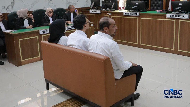 Sidang perdana kasus dugaan penipuan, penggelapan, dan Tindak Pidana Pencucian Uang (TPPU) yang menjerat petinggi PT Dana Syariah Indonesia (DSI) digelar di Pengadilan Negeri Depok, Jawa Barat, Rabu (22/7/2026). (CNBC Indonesia/Muhammad Sabki)