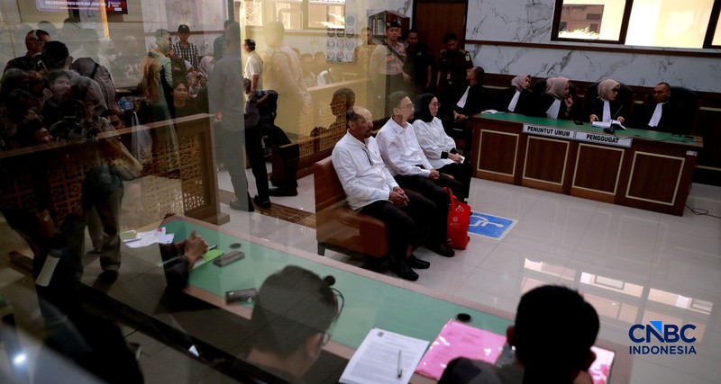 Sidang perdana kasus dugaan penipuan, penggelapan, dan Tindak Pidana Pencucian Uang (TPPU) yang menjerat petinggi PT Dana Syariah Indonesia (DSI) digelar di Pengadilan Negeri Depok, Jawa Barat, Rabu (22/7/2026). (CNBC Indonesia/Muhammad Sabki)