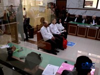 Sidang perdana kasus dugaan penipuan, penggelapan, dan Tindak Pidana Pencucian Uang (TPPU) yang menjerat petinggi PT Dana Syariah Indonesia (DSI) digelar di Pengadilan Negeri Depok, Jawa Barat, Rabu (22/7/2026). (CNBC Indonesia/Muhammad Sabki)