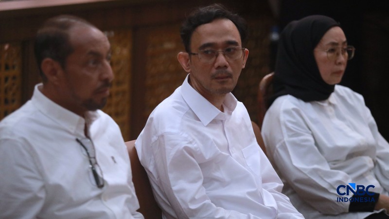 Sidang perdana kasus dugaan penipuan, penggelapan, dan Tindak Pidana Pencucian Uang (TPPU) yang menjerat petinggi PT Dana Syariah Indonesia (DSI) digelar di Pengadilan Negeri Depok, Jawa Barat, Rabu (22/7/2026). (CNBC Indonesia/Muhammad Sabki)