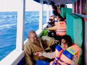 Viral Kakek Relakan Pelampung untuk Cucu Sebelum KLM Nurul Salsa Tenggelam