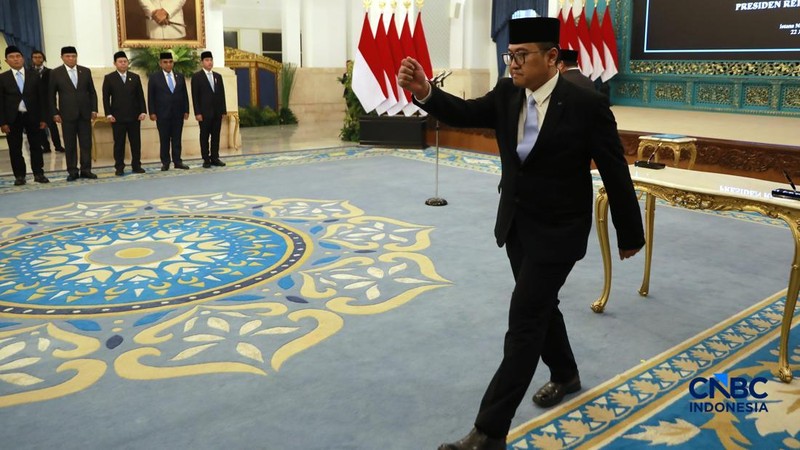 Yos Sunitiyoso saat dilantik sebagai Wakil Gubernur Universitas Republik Indonesia oleh Presiden Prabowo Subianto di Istana Merdeka, Jakarta, Rabu (22/7/2026).
