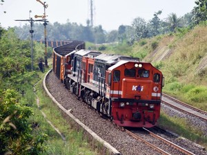 KAI Impor 54 Lokomotif Kereta Barang dari AS