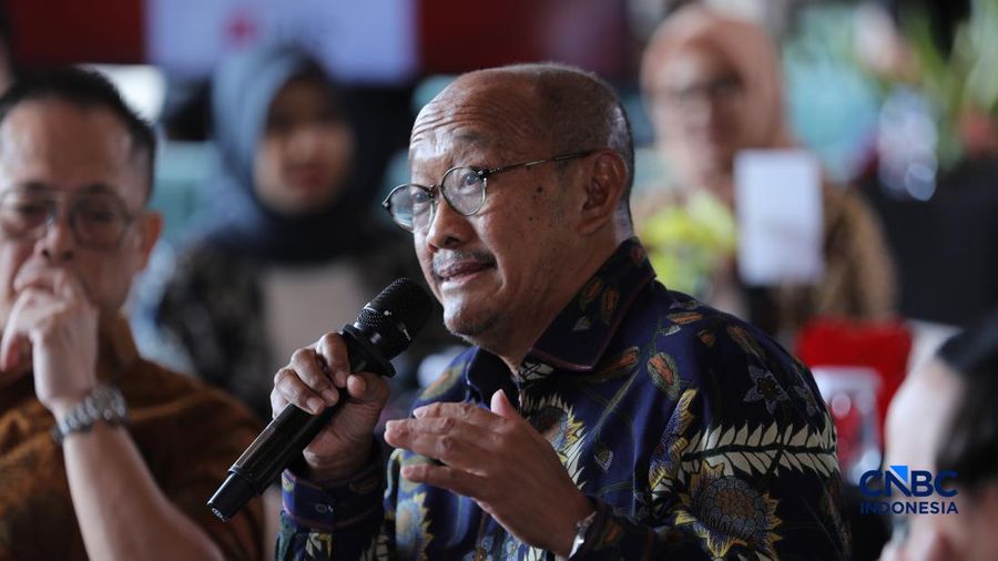 Ketua Umum Asosiasi Perusahaan Minyak & Gas (Aspermigas), Elan Biantoro menyampaikan pemaparan dalam acara Coffe Morning di Parle Senayan, Jakarta, Kamis (23/7/2026). (CNBC Indonesia/Tri Susilo)