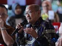 Ketua Umum Asosiasi Perusahaan Minyak & Gas (Aspermigas), Elan Biantoro menyampaikan pemaparan dalam acara Coffe Morning di Parle Senayan, Jakarta, Kamis (23/7/2026). (CNBC Indonesia/Tri Susilo)