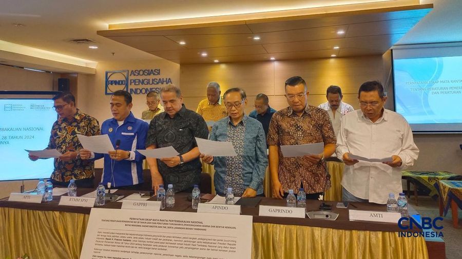 Konferensi pers Apindo bersama sejumlah asosiasi di Kantor Pusat Apindo, Jakarta, Kamis (23/7/2026). (CNBC Indonesia/Martyasari Rizky)