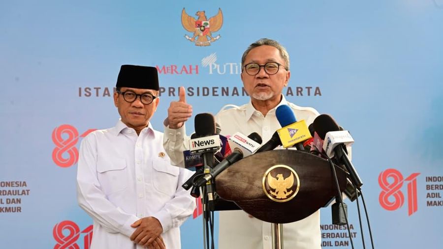 Menteri Koordinator Bidang Pangan Zulkifli Hasan memberikan keterangan pers di Istana Kepresidenan, Jakarta Pusat, Kamis (23/7/2026). (Dok. BPMI Sekretariat Presiden)