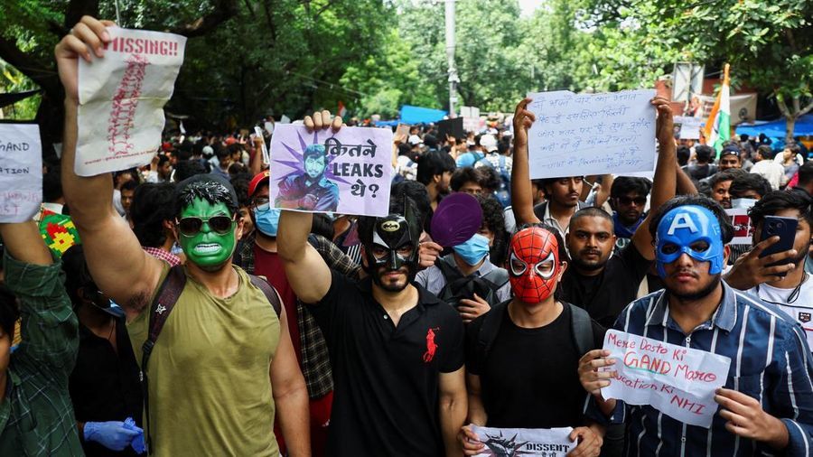 Para pendukung Partai Janata Kecoa (CJP) India melanjutkan protes mereka di New Delhi, Rabu (22/7/2026). (REUTERS/Sonu Kishan)