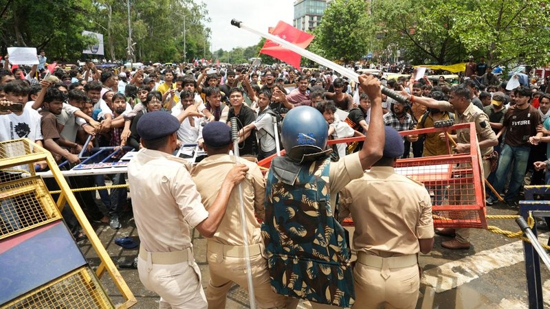 Para pendukung Partai Janata Kecoa (CJP) India melanjutkan protes mereka di New Delhi, Rabu (22/7/2026). (REUTERS/Sonu Kishan)