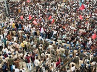 Para pendukung Partai Janata Kecoa (CJP) India melanjutkan protes mereka di New Delhi, Rabu (22/7/2026). (REUTERS/Sonu Kishan)