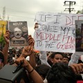 Para pendukung Partai Janata Kecoa (CJP) India melanjutkan protes mereka di New Delhi, Rabu (22/7/2026). (REUTERS/Sonu Kishan)
