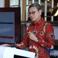 Presiden Direktur Bank DBS Indonesia, Lim Chu Cong menyampaikan pemaparan dalam acara Coffe Morning di Parle Senayan, Jakarta, Kamis (23/7/2026). (CNBC Indonesia/Tri Susilo)