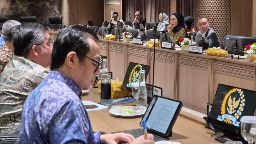 Rapat Koordinasi DPR dan pemerintah terkait Peraturan Presiden Ojek Online di Gedung Nusantara III, Kompleks Parlemen, Senayan, Jakarta, Kamis (23/7/2026). (Dok. Tim Media Sufmi Dasco Ahmad)