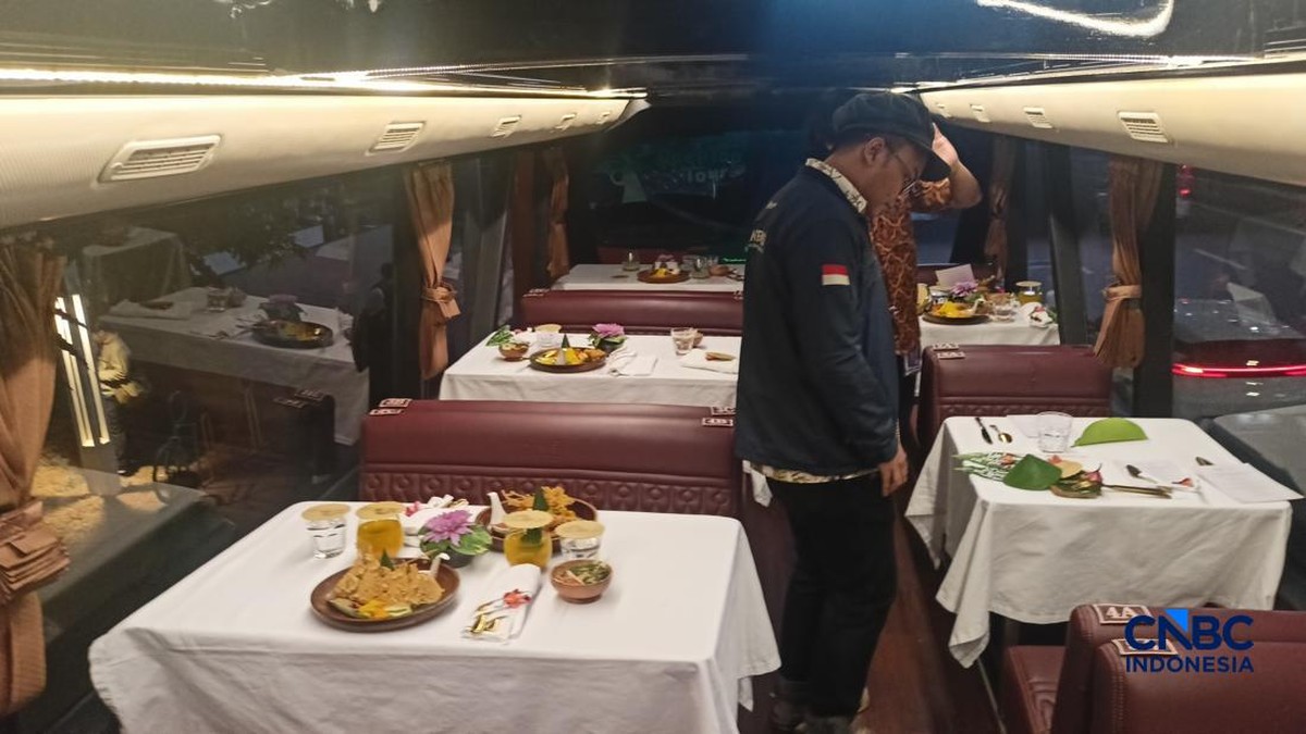 Bak Tokyo-Seoul, Warga Jakarta Bisa Dinner Mewah di Atas Bus Transjak