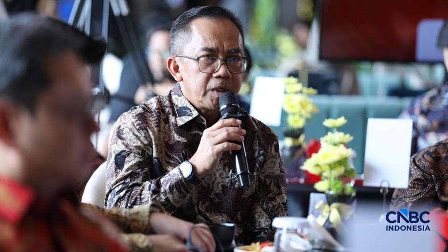 Wakil Direktur Utama Pertamina Patra Niaga, Taufik Adityawarman menyampaikan pemaparan dalam acara Coffe Morning di Parle Senayan, Jakarta, Kamis (23/7/2026). (CNBC Indonesia/Tri Susilo)