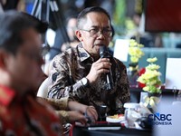 Wakil Direktur Utama Pertamina Patra Niaga, Taufik Adityawarman menyampaikan pemaparan dalam acara Coffe Morning di Parle Senayan, Jakarta, Kamis (23/7/2026). (CNBC Indonesia/Tri Susilo)