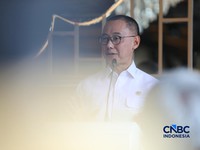 Wakil Ketua MPR RI & Anggota Komisi XII DPR RI, Eddy Soeparno menyampaikan pemaparan dalam acara Coffe Morning di Parle Senayan, Jakarta, Kamis (23/7/2026). (CNBC Indonesia/Tri Susilo)