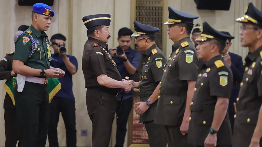 Jaksa Agung Sanitiar Burhanuddin melantik enam pejabat utama di Gedung Utama Kejaksaan Agung, Jakarta Selatan, Jumat (24/7/2026). (Dok. Pusat Penerangan Hukum Kejaksaan Agung)