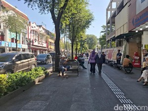 Pemkot Jogja Bakal Sikat Pelang Ilegal di Malioboro