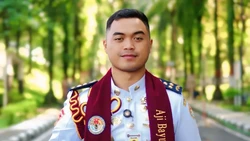 Aji Bayu, Putra Buruh Bangunan Asal NTT Jadi Lulusan Terbaik IPDN 2026