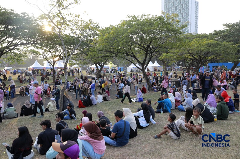 Suasana keseruan Trans TV Festival Vol. 5. di Lapangan Sunburst BSD, Tangerang Selatan, Minggu (26/7/2026). (CNBC Indonesia/Muhammad Sabki)