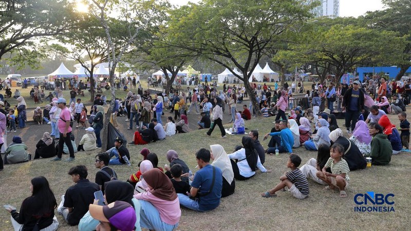Suasana keseruan Trans TV Festival Vol. 5. di Lapangan Sunburst BSD, Tangerang Selatan, Minggu (26/7/2026). (CNBC Indonesia/Muhammad Sabki)