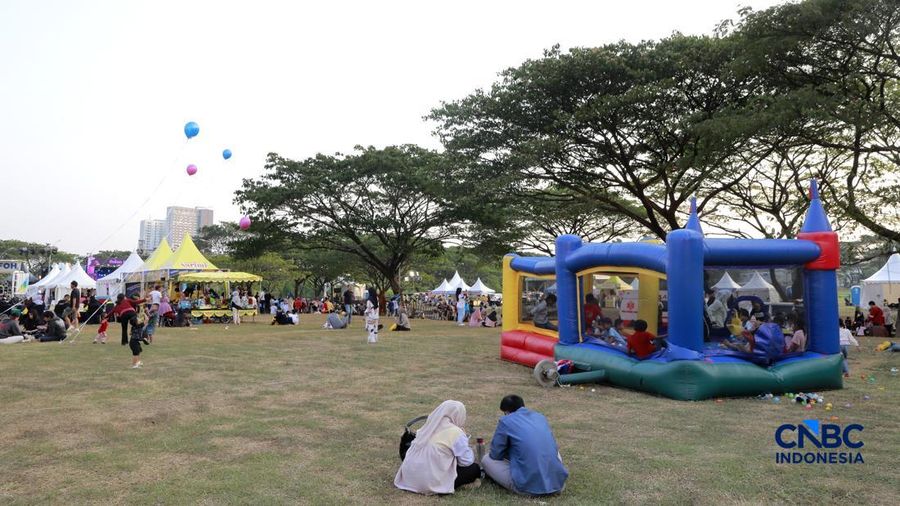 Suasana keseruan Trans TV Festival Vol. 5. di Lapangan Sunburst BSD, Tangerang Selatan, Minggu (26/7/2026). (CNBC Indonesia/Muhammad Sabki)