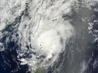 Topan Noul di Hong Kong. (REUTERS/NASA NASA)