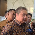 Menteri Koordinator (Menko) Bidang Perekonomian Airlangga Hartanto buka suara soal mundurnya Perry Warjiyo sebagai gubernur Bank Indonesia (BI). (CNBC Indonesia/Chandra Dwi Pranata)