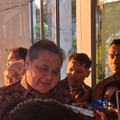 Menteri Koordinator (Menko) Bidang Perekonomian Airlangga Hartanto buka suara soal mundurnya Perry Warjiyo sebagai gubernur Bank Indonesia (BI). (CNBC Indonesia/Chandra Dwi Pranata)
