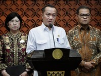 Menteri Sekretaris Negara, Prasetyo Hadi saat menyampaikan konferensi pers di Bank Indonesia, Jakarta, Senin (27/7/2026). (Dok. Bank Indonesia)