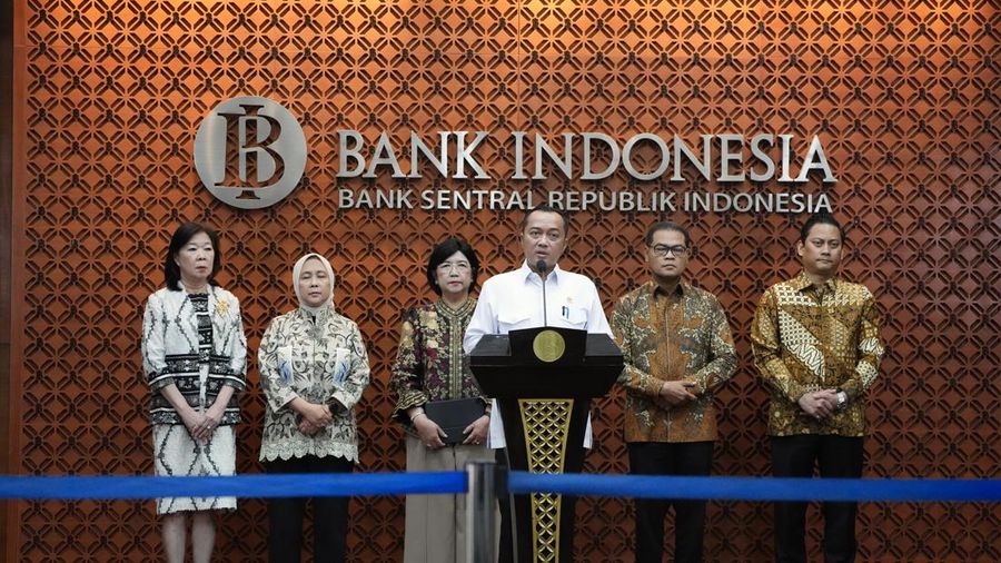 Menteri Sekretaris Negara, Prasetyo Hadi saat menyampaikan konferensi pers di Bank Indonesia, Jakarta, Senin (27/7/2026). (Dok. Bank Indonesia)