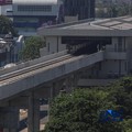 Suasana pengerjaan proyek jalur Lintas Raya Terpadu (LRT) Jakarta rute VelodromeManggarai (Fase 1B) di kawasan Rawamangun, Jakarta, Senin (27/7/2026). (CNBC Indonesia/Faisal Rahman)