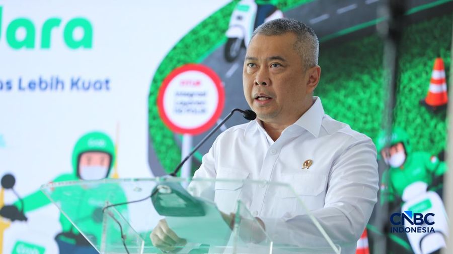 Menteri Perhubungan Dudy Purwagandhi memberi sambutan dalam kegiatan Pelatihan bertajuk Safer Roads, Stronger Communities  Jalan Lebih Aman, Komunitas Lebih Kuat  di Terminal Jati Jajar, Depok, Jawa Barat, Selasa (28/7/2026). (CNBC Indonesia/Tri Susi